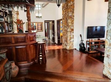 Casa · 245m² · 5 Quartos · 2 Vagas · Casa à venda de 245,00m² útil, com 5 quartos, no Jardim Prudência.