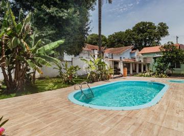 493453_i6w8l96624vI6K4l_4934536585700d5e756.jpg · Casa 3 quartos (SUÍTE), vaga de garagem para 3 carros, 2 churrasqueiras e PISCINA