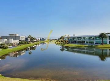 Casa · 301m² · 5 Quartos · 15 Vagas · BEIRA DE LAGO, VISTA PANORÂMICA mobiliado e decorado