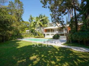 Casa · 800m² · 4 Quartos · 5 Vagas · Casa terrea  com 4 dormes ,suítes proximo colégio PI XII, visinha a casa do Silvio S