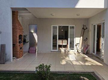 Casa · 210m² · 3 Quartos · 4 Vagas · Oportunidade. Casa no Condomínio Real Park Vila Oliveira