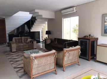 Casa · 260m² · 4 Quartos · 2 Vagas · Condomínio Real Park Vila Oliveira, 4 suítes.