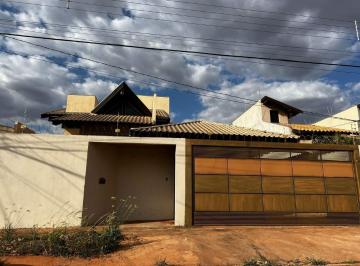 Casa · 307m² · 5 Quartos · 4 Vagas · Excelente oportunidade, sobrado amplo com 05 quartos no Rita Vieira.
