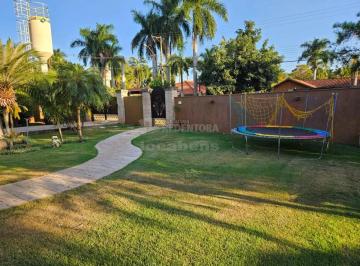 Casa · 2500m² · 4 Quartos · 6 Vagas · Chácara - Monte Carlo em Guapiaçu - SP com 4 dormitórios sendo 2 suítes,