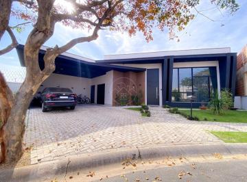 Foto 01 · Casa com móveis planejados e piscina