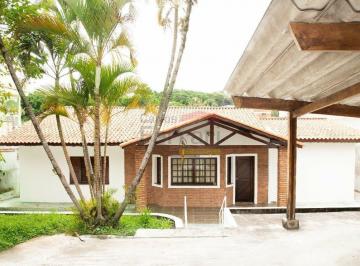 Casa · 240m² · 2 Quartos · 6 Vagas · Casa térrea à venda no Tremembé.