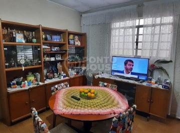Casa · 111m² · 3 Quartos · 1 Vaga · Sobrado à venda e locação no bairro Vila Guarani com 3 dormitórios, 1 suíte, 3 banheiros e 1 vaga