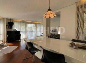 Apartamento · 200m² · 3 Quartos · EXCELENTE APARTAMENTO