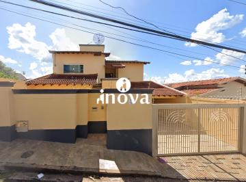 Casa · 293m² · 5 Quartos · 4 Vagas · Casa à venda, 5 quartos, 3 suítes, 4 vagas, Maria Helena - Vila - Uberaba/MG