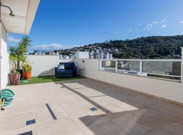 65dd3bbbe5a84b6a4e283e6a10e4819cd0bf2334 · Cobertura Duplex com 4 quartos e 3 vagas de garagem no bairro Trindade, em Florianópolis.