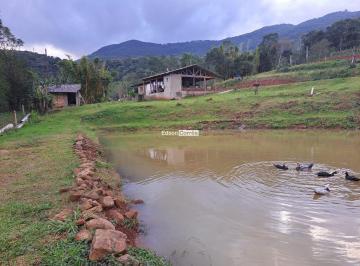 Rural · 2ha · 2 Quartos · 2 Vagas · LINDO Sítio com riacho e cachoeira