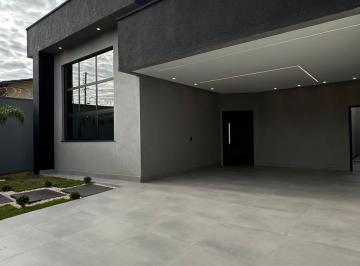 Casa de 2 quartos, Goiânia · Casa a venda com 3 suítes no Jardim América