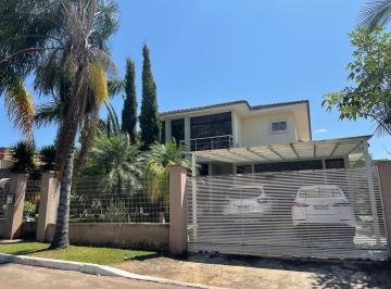 Fachada com garagem · Vendo excelente casa de 2 pavimentos, 5 quartos sendo 3 suítes e área de lazer