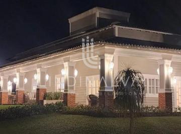 Casa · 600m² · 9 Vagas · Casa de alto padrão com 4 suítes, piscina, amplo quintal, pomar e muito mais