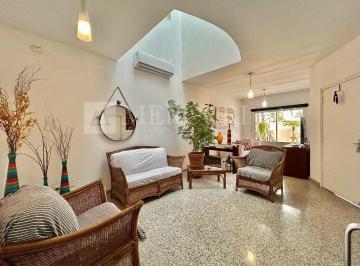 e8cfdfcb8aaf1a513900fd844e6521f96c6651e2 · Casa no Guarujá, Condomínio Fechado, 4 quartos (4 suítes) à venda, 200 m² por R$ 1.500.000