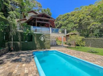 Casa · 220m² · 4 Quartos · 4 Vagas · Casa no Morro da Cruz em Florianópolis