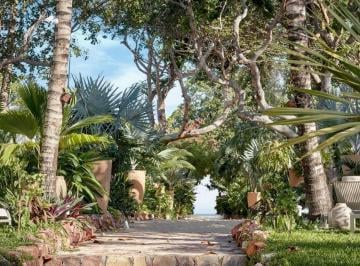 Comercial · 2784m² · 7 Quartos · Hotel de luxo beira mar a venda em Jericoacoara.