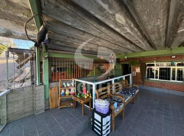 Casa · 300m² · 3 Quartos · 2 Vagas · Casa á venda com 3 Quartos, 1 suite 2 vagas na Vila Santa Catarina