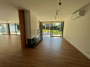 Casa · 1070m² · 5 Quartos · 6 Vagas · Sobrado de Alto Padrão Reformado com 5 Suítes e 6 Vagas Próximo ao Jockey Club e USP!