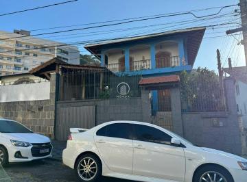 Casa · 220m² · 3 Quartos · 1 Vaga · Casa Duplex em Agriões, Teresópolis/RJ