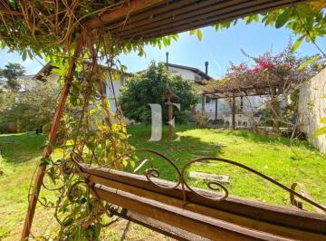 Amplo terreno plano · Casa em condomínio à venda no bairro Córrego Grande - Florianópolis/SC