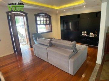 Casa · 270m² · 4 Quartos · Casa à venda - no Castelo