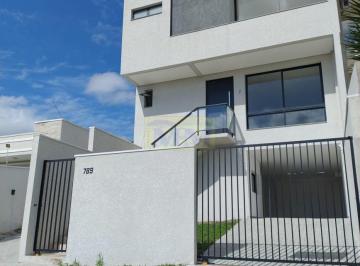 Casa · 228m² · 3 Quartos · 4 Vagas · Sobrado triplex com 3 quartos e suíte no bairro Alto!