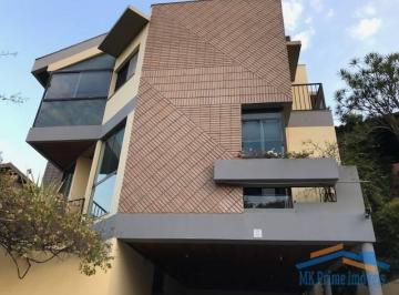 Casa · 477m² · 4 Quartos · 4 Vagas · Casa de Alto Padrão - 4 Suítes - Piscina - Escritório - Reformada