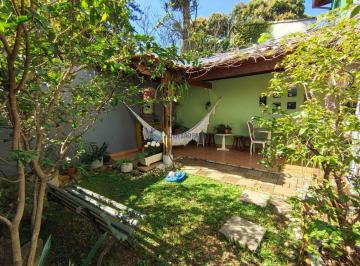 Casa · 135m² · 3 Quartos · 2 Vagas · Sobrado / Interlagos / 3 dormitórios/ 2 vagas/ Quintal com Jardim