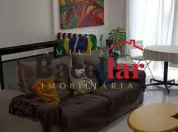 Casa · 71m² · 5 Quartos · 2 Vagas · Casa de Vila - Duplex / Residencial / São Cristóvão