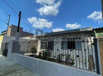 Casa · 210m² · 2 Quartos · 3 Vagas · Casa Térrea com 2 Dormitórios e Quintal Próximo à Nova Estação de Metrô Taboão