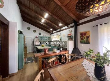23792471_4.jpg · Linda casa no centro de Campo Alegre - 160 m2
