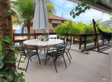 Foto 36 · Venha conhecer essa maravilhosa casa em condomínio fechado com vista para a Praia! Com 340m² de área
