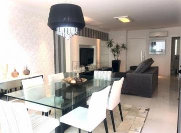 Apartamento · 135m² · 3 Quartos · 3 Vagas · Apartamento com 3 suítes para locação anual em Balneário Camboriú.
