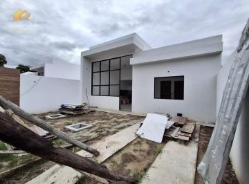 Foto 01 · CASA LINEAR COM 3 QUARTOS SENDO 1 SUÍTE A VENDA NO BAIRRO EXTENSÃO DO BOSQUE EM RIO DAS OSTRAS RJ