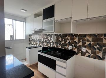 Apartamento de 2 quartos, Camaçari · Vendo AP 2/4 uma suite com armarios na Estrada do Coco em Abrantes