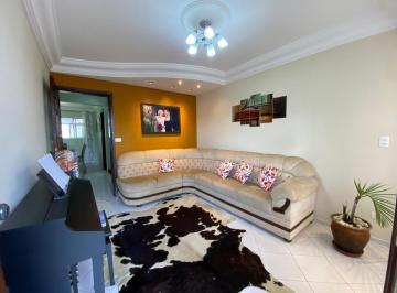 Casa en Venda de 3 quartos Xaxim · BELO SOBRADO NO XAXIM
