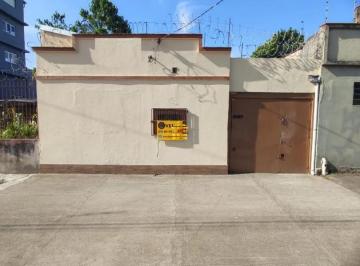 Casa · 135m² · 2 Quartos · 2 Vagas · Casa de Alvenaria pode ser residencial ou comercial