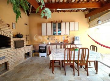 Casa · 242m² · 3 Quartos · 4 Vagas · Sobrado a venda de 242,00m² útil, com 3 quartos, no Jardim Prudência !