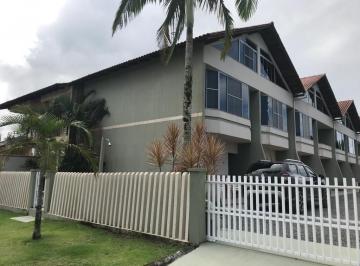 Casa de 3 quartos, Itapoá · Sobrado a venda em condomínio fechado no Balneário Volta ao Mundo em Itapoá - SC