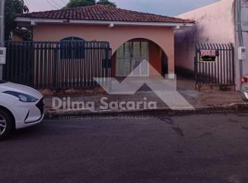 Casa · 130m² · 3 Quartos · 2 Vagas · Casa Padrão no Bairro Cristo Rei