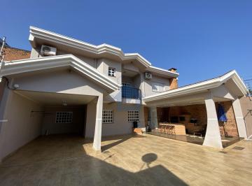 Casa · 252m² · 4 Quartos · 5 Vagas · Sobrado Mobiliado a 5 min do Centro, com ampla área de lazer!