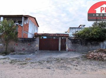 Casa · 300m² · 2 Quartos · 5 Vagas · Casa Aconchegante de 2 Quartos a 10 Minutos do Centro