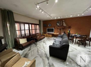 Casa · 195m² · 3 Quartos · 3 Vagas · Linda casa a 300 metros do mar 