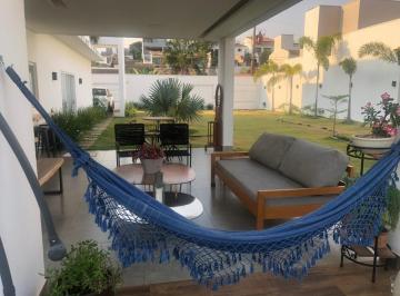 Casa · 236m² · 4 Quartos · 4 Vagas · Casa com 4 quartos à venda, bairro Cidade Jardim - Uberlândia/MG