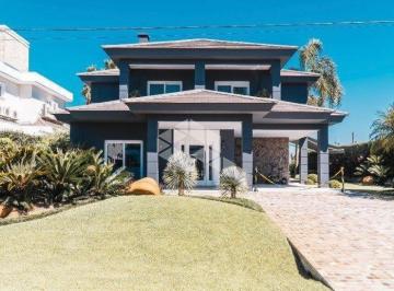 637420_i499zwAr7MsZ4_63742066bb54cbb2f1b.jpg · Casa com 4 suítes e piscina no CONDOMÍNIO BOSQUES DE ATLÂNTIDA