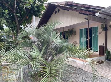 Casa · 297m² · 4 Quartos · 4 Vagas · Terreno com 2 casas