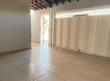 Foto 01 · Vende-se casa bem localizada com 3 dormitórios