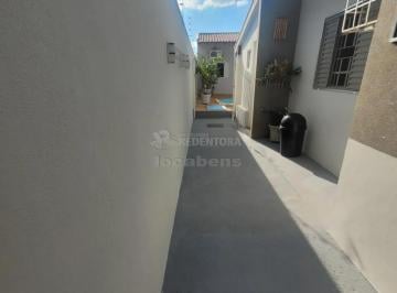 Casa · 360m² · 4 Quartos · 5 Vagas · Casa com 3 dormitórios com 01 na edícula localizado no bairro Santa Rosa II