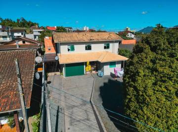 Casa · 236m² · 5 Quartos · 2 Vagas · Residencial/Comercial